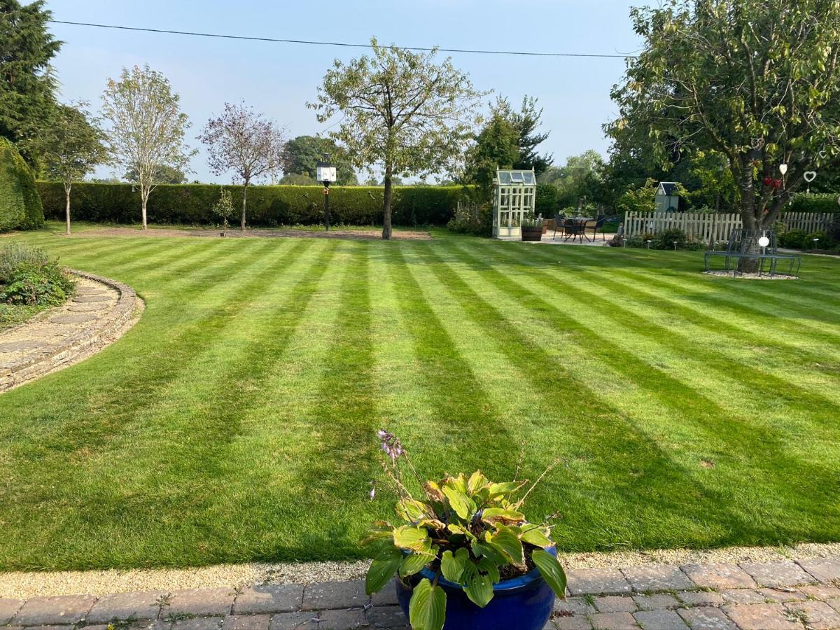 Orchard Side Bed And Breakfast Hanley Swan Exterior foto